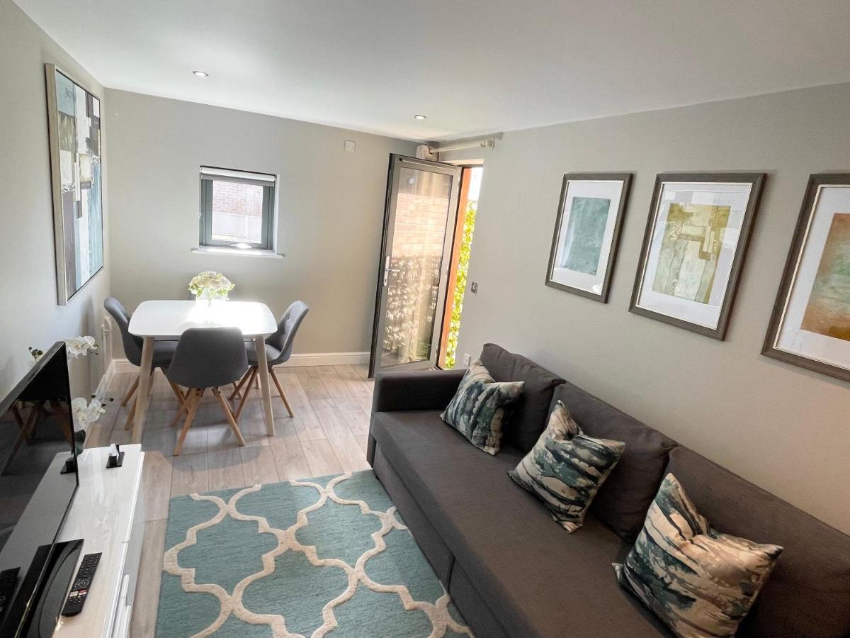 Urban Living'S - The Wesley Beautiful City Centre Apartment With Balcony Oxford Exterior photo